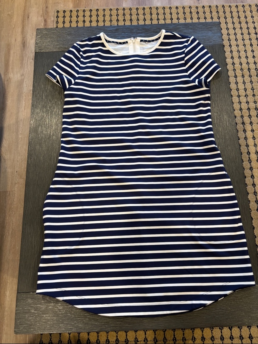 Tommy Bahama Aubrey Navy Blue & White Stripe Short-Sleeve Minidress Size Med EUC